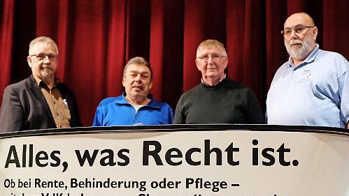 KV Engelbert Roith (von links), Wilhelm Jelinek (25 Jahre), Werner Meyer (30 Jahre), OV Michael Gerlach