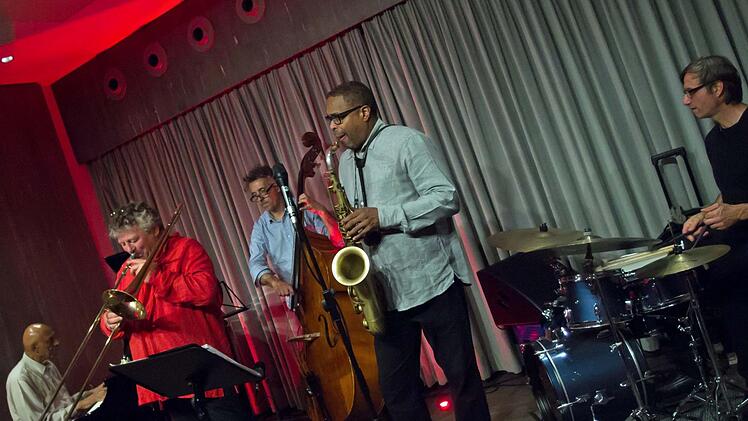 Umjubeltes Gastspiel: Kirk Lightsey mit Band beim Auftritt in Coburg.Foto: Jochen Berger