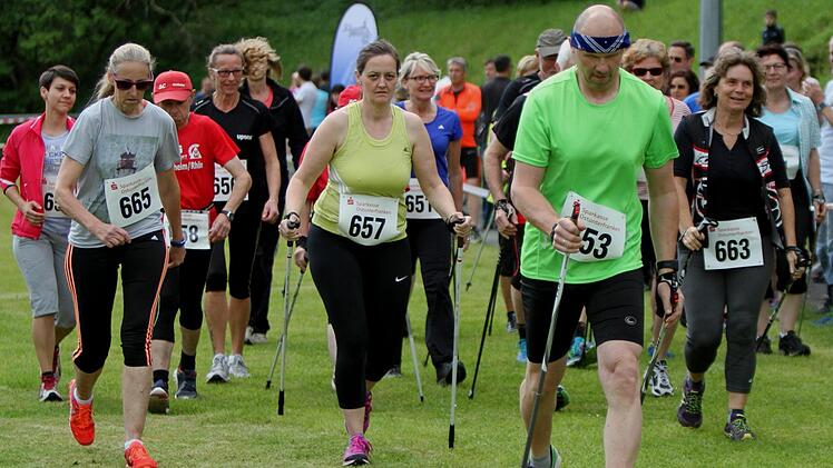 Start der Nordic Walker