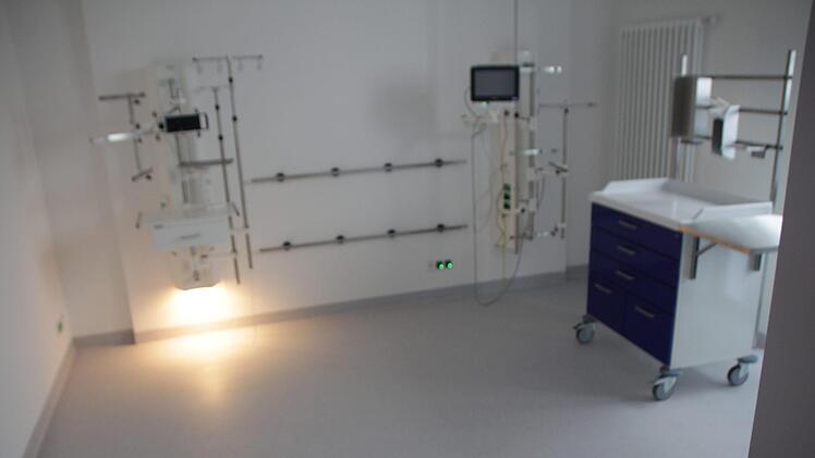 In die Räume der neuen Intensivstation am Kreiskrankenhaus St. Anna in Höchstadt   wurde millionenschwer investiert. Foto: Christian Bauriedel