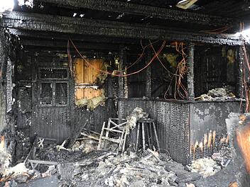 Der Mann, der eine Gartenhütte im Elfershäuser Ortsteil Trimberg im Landkreis Bad Kissingen angezündet haben soll, muss dreieinhalb Jahre ins Gefängnis.