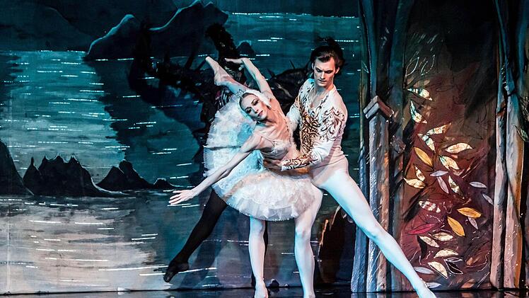 Impressionen vom "Schwanensee"-Gastspiel im Coburger Kongresshaus.Foto: Jochen Berger