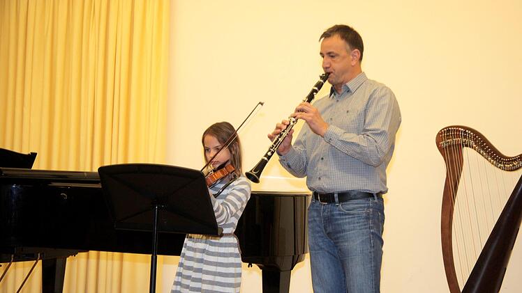 Das Familienkonzert belegt die erfolgreiche Arbeit der Musikschule.    Foto: Richard Sänger