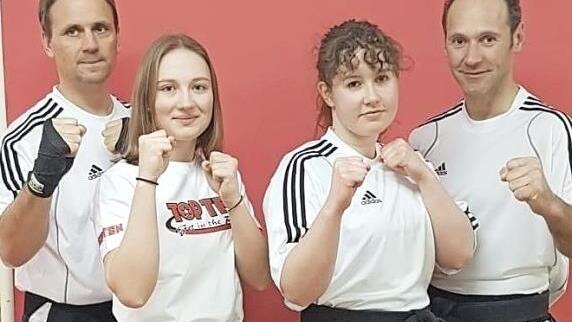 Schafften die Prüfung für den jeweiligen Meistergrad zum Schwarzgurt mit Bravour: Martin Mölter, Johanna Zeitler, Svenja Dietze und Stefan Güßbacher (von links) Foto: Wolfgang Dietz