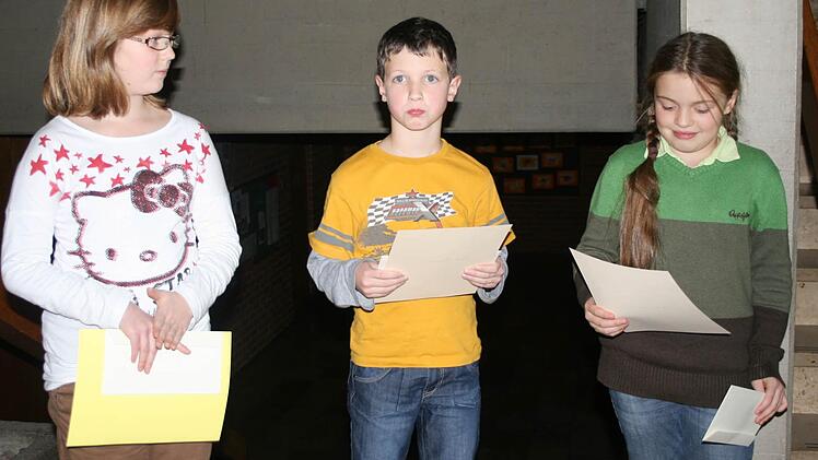 Sabrina Melcher, David Schuberth und Liese Schultheiß (von links) siegten beim Mathe-Wettbewerb.  Foto: Veronika Schadeck