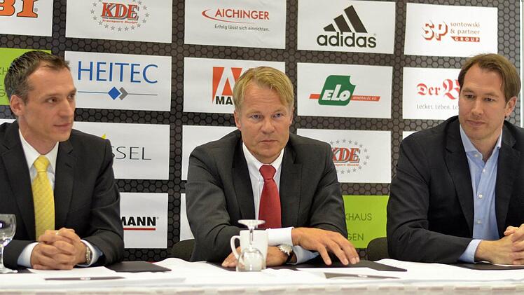 Arena-Geschäftsführer Jürgen Fottner, HCE-Aufsichtsratsvorsitzender Carsten Bissel und Geschäftsführer Stefan Adam (von links) stellten das neue Heimspiel-Konzept vor. Foto: Nikolas Pelke