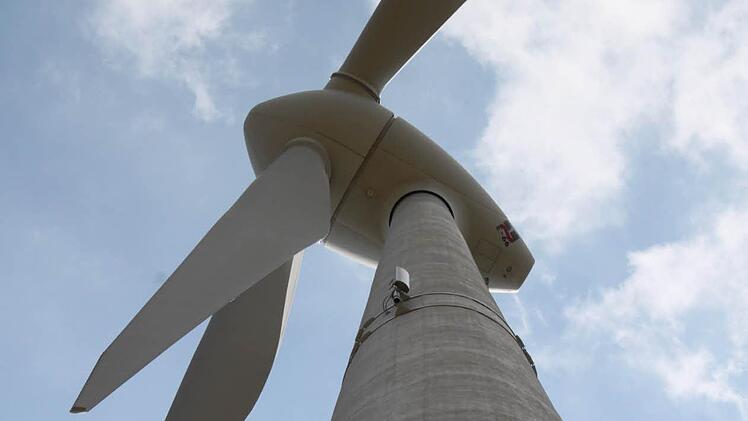 Das Thema Windkraft erhitzt in Hollfeld und Umgebung weiterhin die Gemüter. Nach dem Scheitern der Bürgerentscheide fordert die Bürgerinitiative in einem Schreiben an die Rechtsaufsicht nun die Annullierung der Abstimmung.  Foto: Archiv