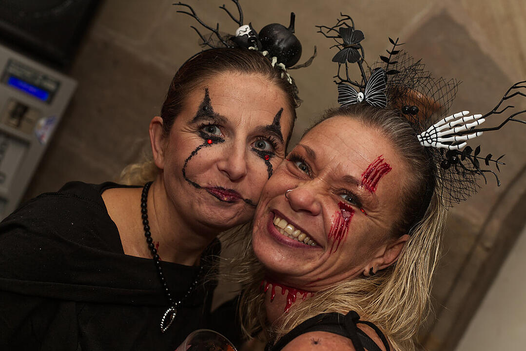 ME & MY (ZOMBIE) GIRLS HALLOWEEN