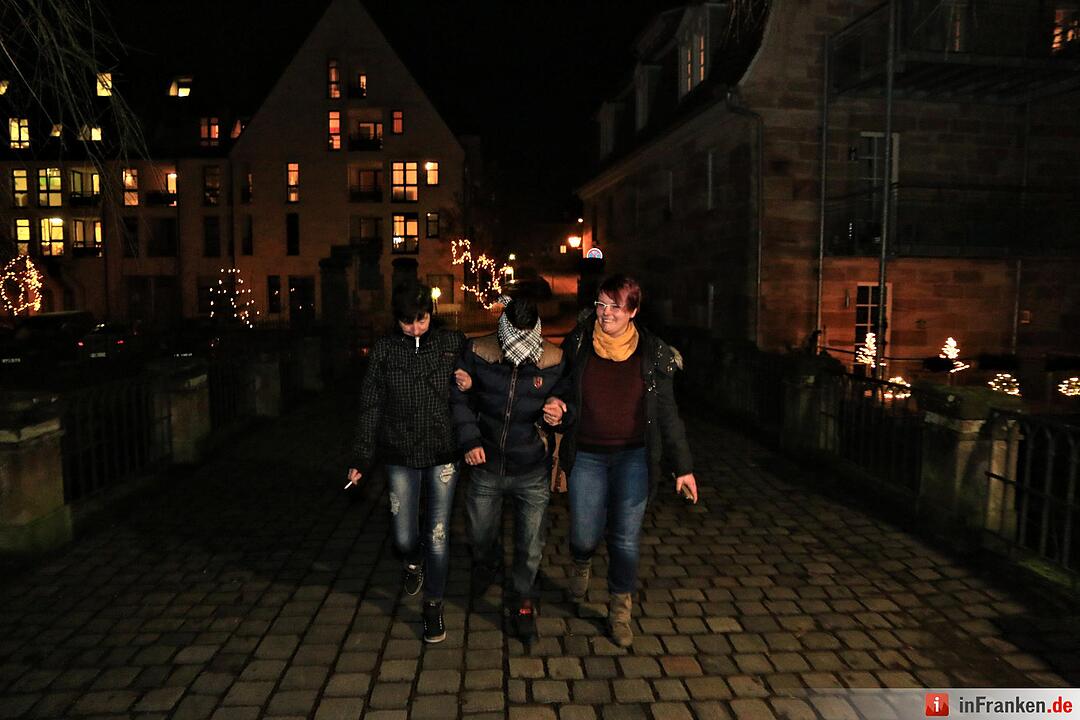 Ela gesteht Stefanie in Burgfarrnbach ihre Liebe