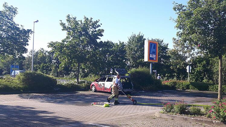 Die Feuerwehr war schnell vor Ort und löschte den Brand in Ebelsbach. Foto: Friederike Stark