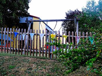 Im Außenbereich des Kindergartens gab es vor kurzer Zeit einen Ortstermin.  Foto: Gerd Schaar