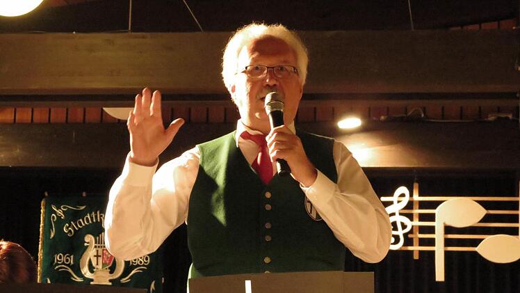 Reinhard Kühnl moderiert im Team.Foto: Doris Bauer