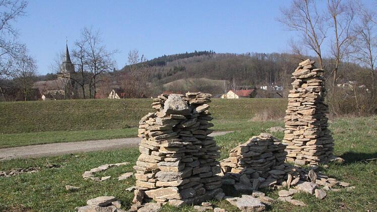 Steinskulpturen von Hubert Kolling am Wiesener WörthseeMatthias Einwag