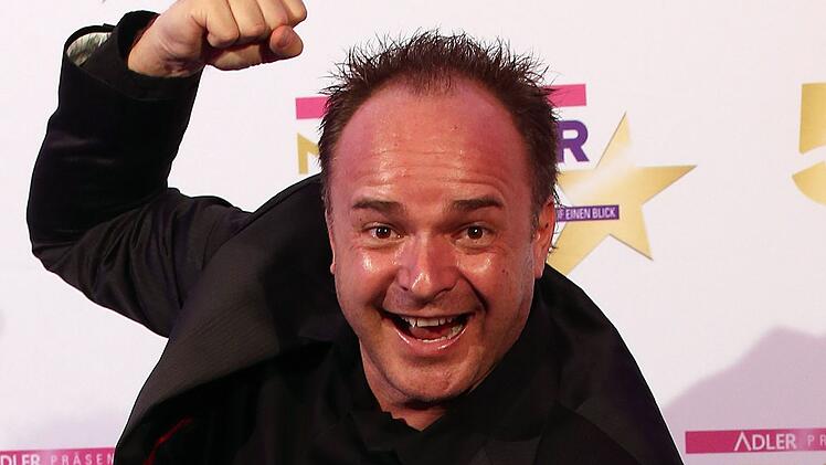 Anfang der 2000er wurde Tim Toupet mit dem Song "Du hast die Haare sch&ouml;n" zum Partys&auml;nger.