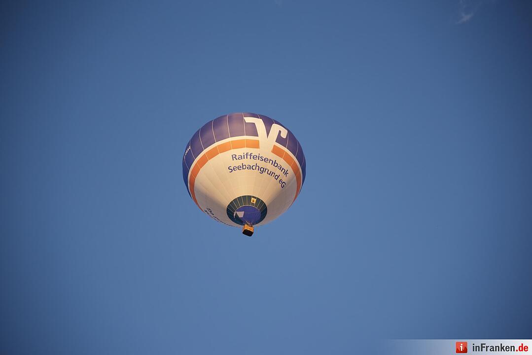 Jubiläumsausgabe: Zum 20. Mal hat die Raiffeisenbank Seebachgrund zu ihrem Ballonmeeting nach Hannberg eingeladen. Mehr als 2000 Menschen waren gekommen.