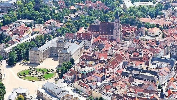 Hat an Attraktivität nichts verloren: Coburgs beste Wohnlagen aus der Luft - genau vor zehn Jahren aufgenommen. Foto: Jochen Nützel