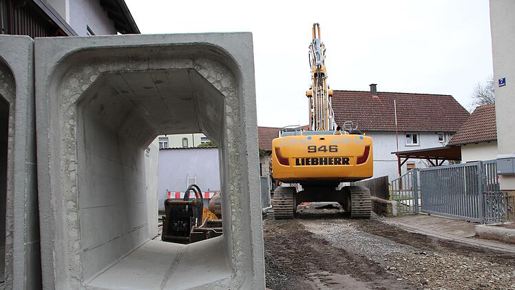 Deutlich zu sehen ist das besondere Profil in der Fließsohle des Kanals. Foto: Johannes Schlereth