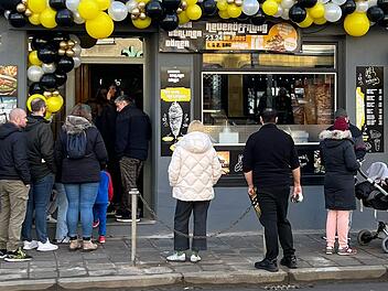 "Bester Berliner Döner" in Nürnberg: Tagelange Mega-Schlangen