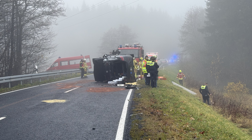 Tödlicher Frontalcrash auf Landstraße: 19-Jährige und 16-Jährige sterben bei Kollision