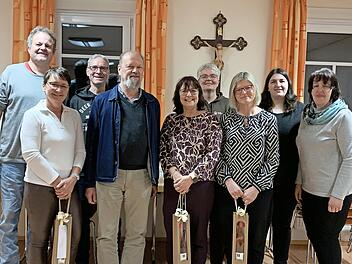 Martin Wirsing, Tanja Alexander, Michael Schie&szlig;er, Pfarrer Karl Feser, Petra Schaupp, Barbara Eisele, Tanja Wehner, Stefanie Emmerth und Regina Emmerth