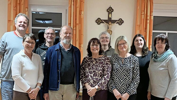 Martin Wirsing, Tanja Alexander, Michael Schie&szlig;er, Pfarrer Karl Feser, Petra Schaupp, Barbara Eisele, Tanja Wehner, Stefanie Emmerth und Regina Emmerth