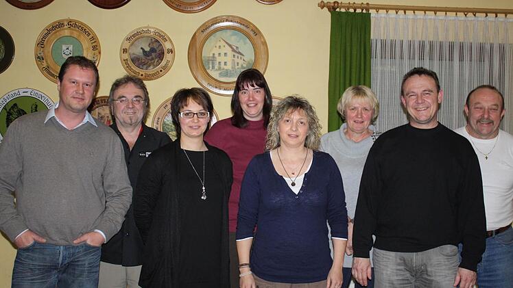Der Vorstand besteht aus Norbert Stoll, Yvonne Stoll, Angelika de Wendt, Martin Raber (vorne v. l.), Helmut Schweikl, Martina Mönius, Waltraud Schneider und Wolfgang Rößner (hinten v. l.)