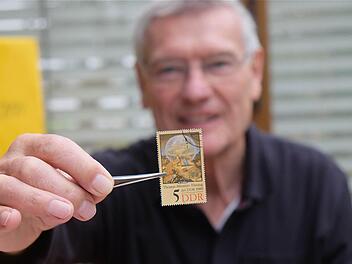Eine der letzten Briefmarken, die in der DDR herausgegeben worden sind - gestempelt und unbeschädigt ein echtes Sammelobjekt.