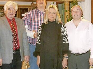 Das neue Vorstandsteam des Oldtimer-Clubs Kronach mit (von links ) Gerhard Moser, Fabian Irmer, Uschi Beck und Jürgen Kaplan Foto: privat