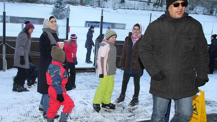 Impressionen von der Eisbahn Foto: Sonny Adam