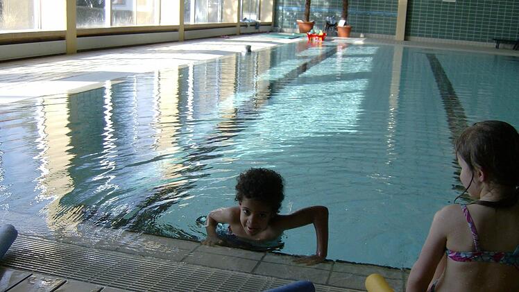 Ein Junge im Unterricht bei dem jetzigen Betreiber, der Firma Aqua-Work von Mirko Helbig Foto: Petra Malbrich