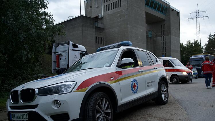 Großeinsatz an Schleuse Eibach in Nürnberg am 9. Oktober 2023: Radfahrerin sah leblose Person im Kanal