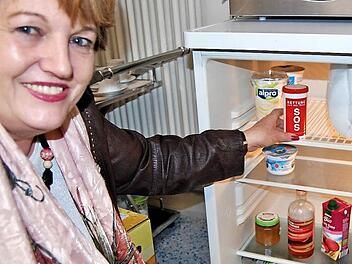 Bürgermeisterin Brigitte Meyerdierks hat jetzt eine Rettungsdose: "Für mich als Alleinstehende ist die Rettungsdose hilfreich." Foto: Sigismund von Dobschütz