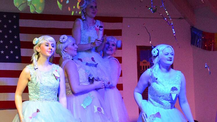 "Lady Like" waren die Sweet-Candys bei ihrem flotten Tanz. Foto: Björn Hein