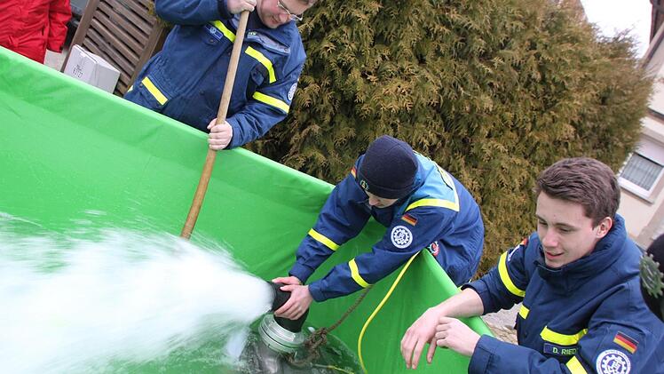 Die Einsatzkräfte des Technischen Hilfswerks (THW) werden den Besuchern des Autofrühlings erläutern, mit welchen Geräten sie ausgerüstet sind und wie diese eingesetzt werden. Foto: Matthias Einwag