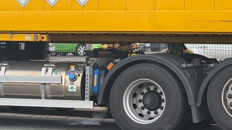 Gasaustritt in Bamberg: Rauchende Gaffer erschweren Feuerwehreinsatz
