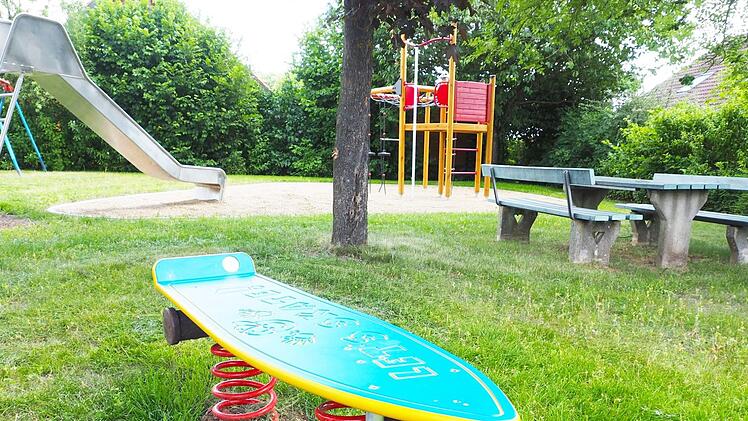 Der Spielplatz Heideneller in Poppenroth hat schon 2017 neue Spielgeräte erhalten.  Foto: Mario Selzer/Archiv