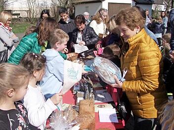 Die Brote gingen so schnell weg wie die sprichwörtlichen warmen Semmeln. Foto: Richard Sänger