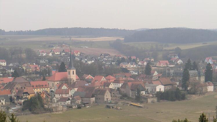 Blick von Süden auf Burgwindheim