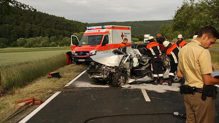 08. Juni 2015: Unfall auf der Staatsstraße 2292 zwischen Steinach und Hohn. Foto: Paul Ziegler