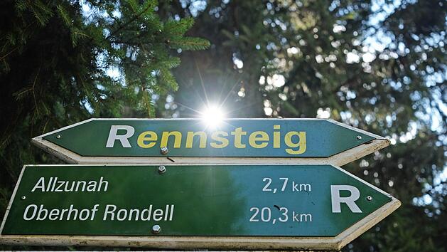 Im Th&uuml;ringer Wald stand am Wochenende die inoffizielle Weltmeisterschaft im Wandern statt. Foto: Jens Kalaene/dpa
