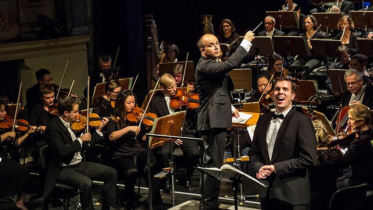 Impressionen vom 3. Sinfoniekonzert des Landestheaters Coburg unter der Leitung von Generalmusikdirektor Roland KluttigFoto: Jochen Berger