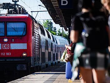 "Egal-Wohin-Ticket": Edeka und die Bahn bieten Alternative zum 9-Euro-Ticket - mit einem Vorteil