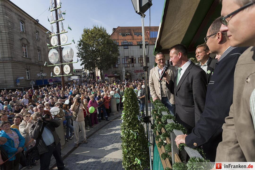 Fürther Michaeliskirchweih eröffnet