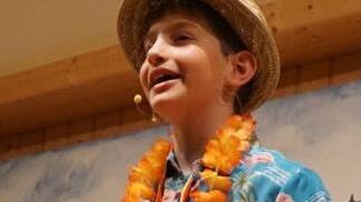 Ein Naturtalent ist der neunjährige Jonas Höchemer als Moderator auf der Bühne. Foto: Marion Eckert