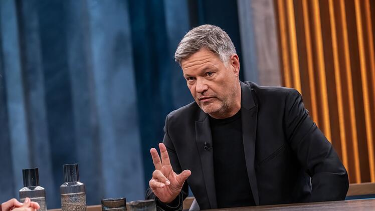 Robert Habeck sieht Parallelen zwischen der jetzigen Bundesregierung und dem Vorg&auml;ngerkabinett unter Olaf Scholz.