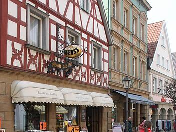 Auf 236 Jahre Tradition hat sich die Kulmbacher Metzgerei Weiß berufen können - seit dieser Woche ist endgültig Schluss: Thomas Weiß muss seine letzte Filiale in der Langgasse schließen. Foto: Stephan Tiroch