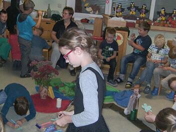 Viele Kinder bastelten und malten beim Kinderbibeltag in der Pfarreiengemeinschaft Oberleichtersbach-Schondra. Foto: Pfarreiengemeinschaft