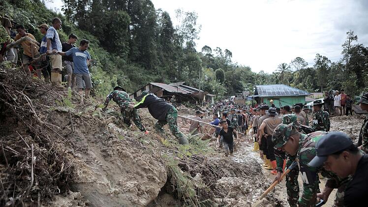 Überschwemmungen in Indonesien