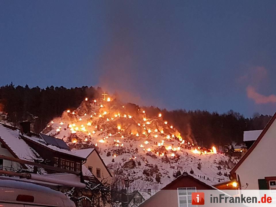 Beschluss der Ewigen Anbetung in Pottenstein - Lichterfest  in der Fränkischen Schweiz