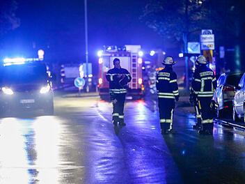 Zwei Verkehrsunfälle in Fürth: Fußgänger von Auto erfasst & Kollision an Kreuzung Zwei Verkehrsunfälle in Fürth: Fußgänger von Auto erfasst & Kollision an Kreuzung